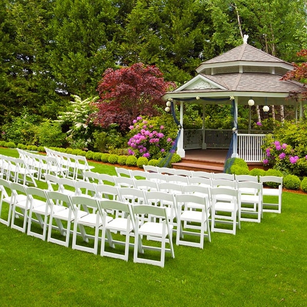 ofrecemos baños portátiles y baños de lujo como parte de nuestros servicios de baños de renta para fiestas